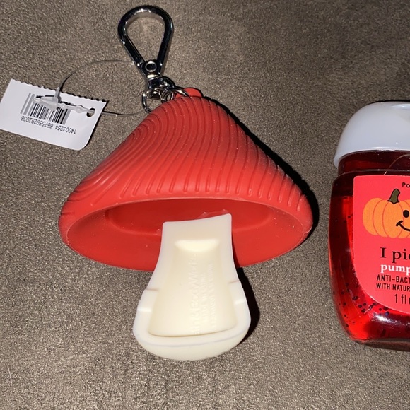 Bath and body works mushroom sanitizer holder and sanitizer - Picture 4 of 4